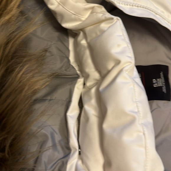 Helly Hansen Winter Coat - Picture 5 of 6